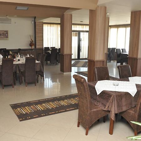 Hotel Extra Lion Md Ni Restaurant billede