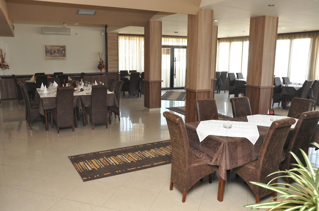 Hotel Extra Lion Md Ni Restaurant billede