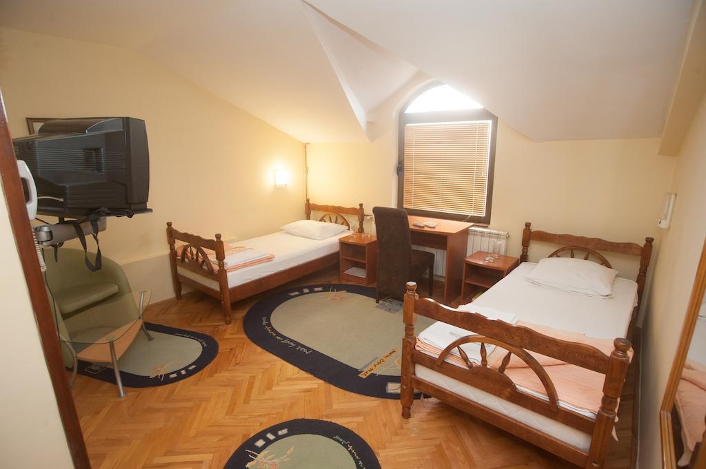 Hotel Extra Lion Md Ni Værelse billede