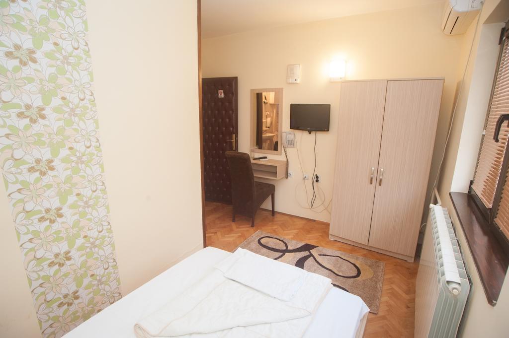 Hotel Extra Lion Md Ni Værelse billede